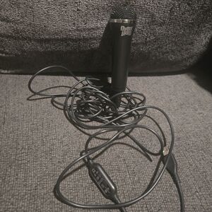 Guitar Hero USB microphone (model E-UR20)